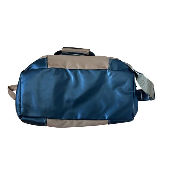 Carharrt 20" Tan Cassic Utility Duffel Bag 20" with Crossbody Strap NWOT - Picture 2 of 3